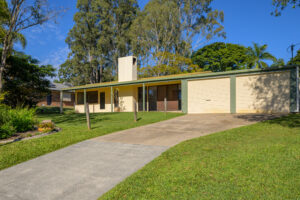 8 Julienne Street, Southside, QLD 4570